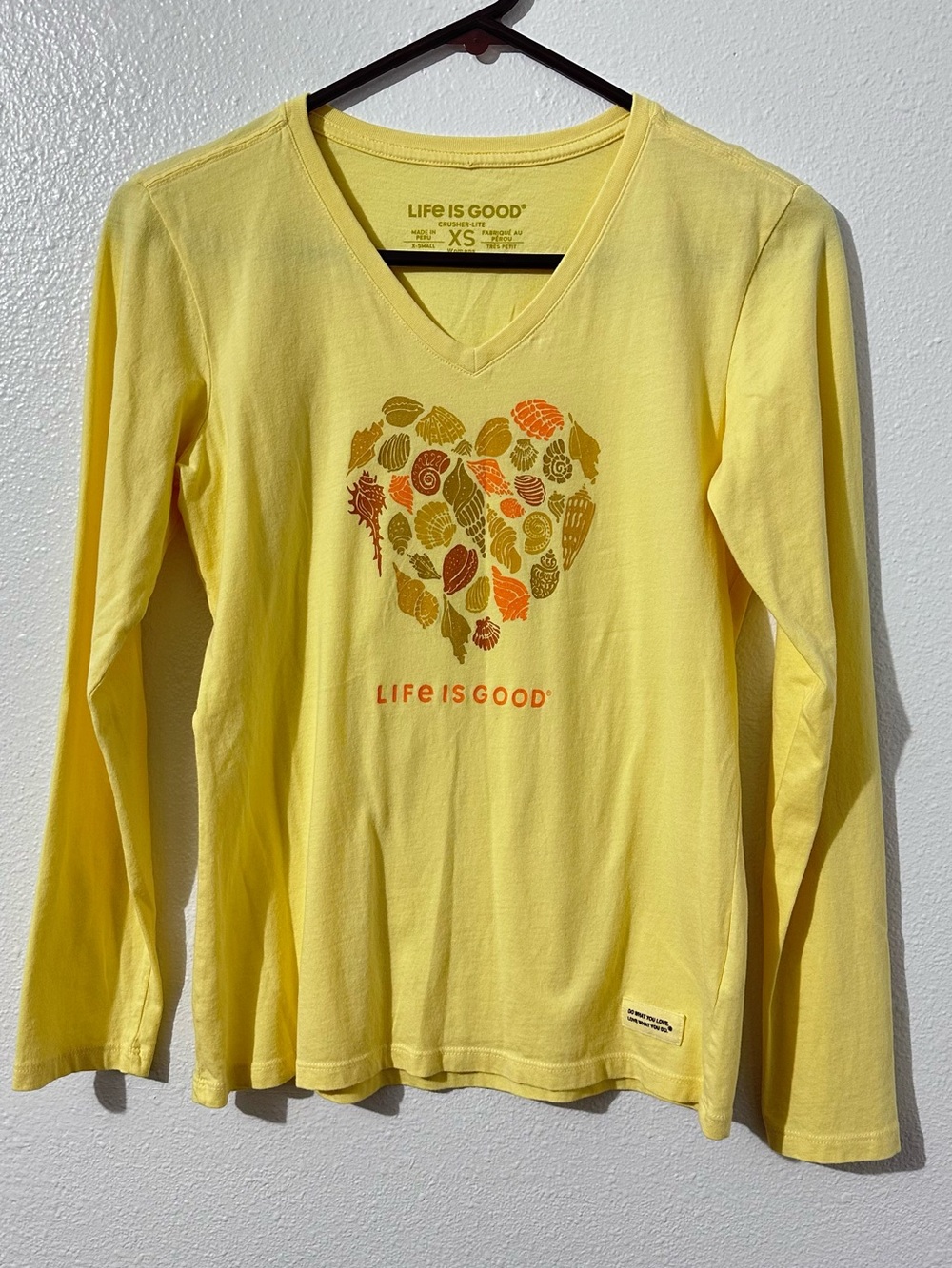 Life Is Good Yellow Long-Sleeve V-Neck Tee with Shell Heart Graphic Womens XS